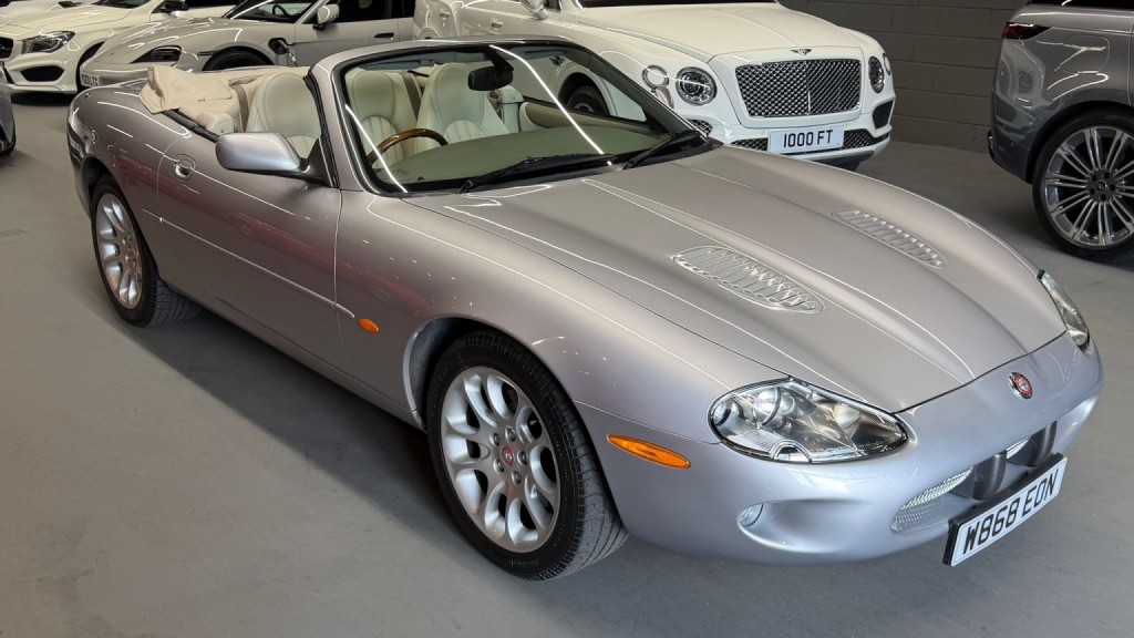 2000 Jaguar XKR